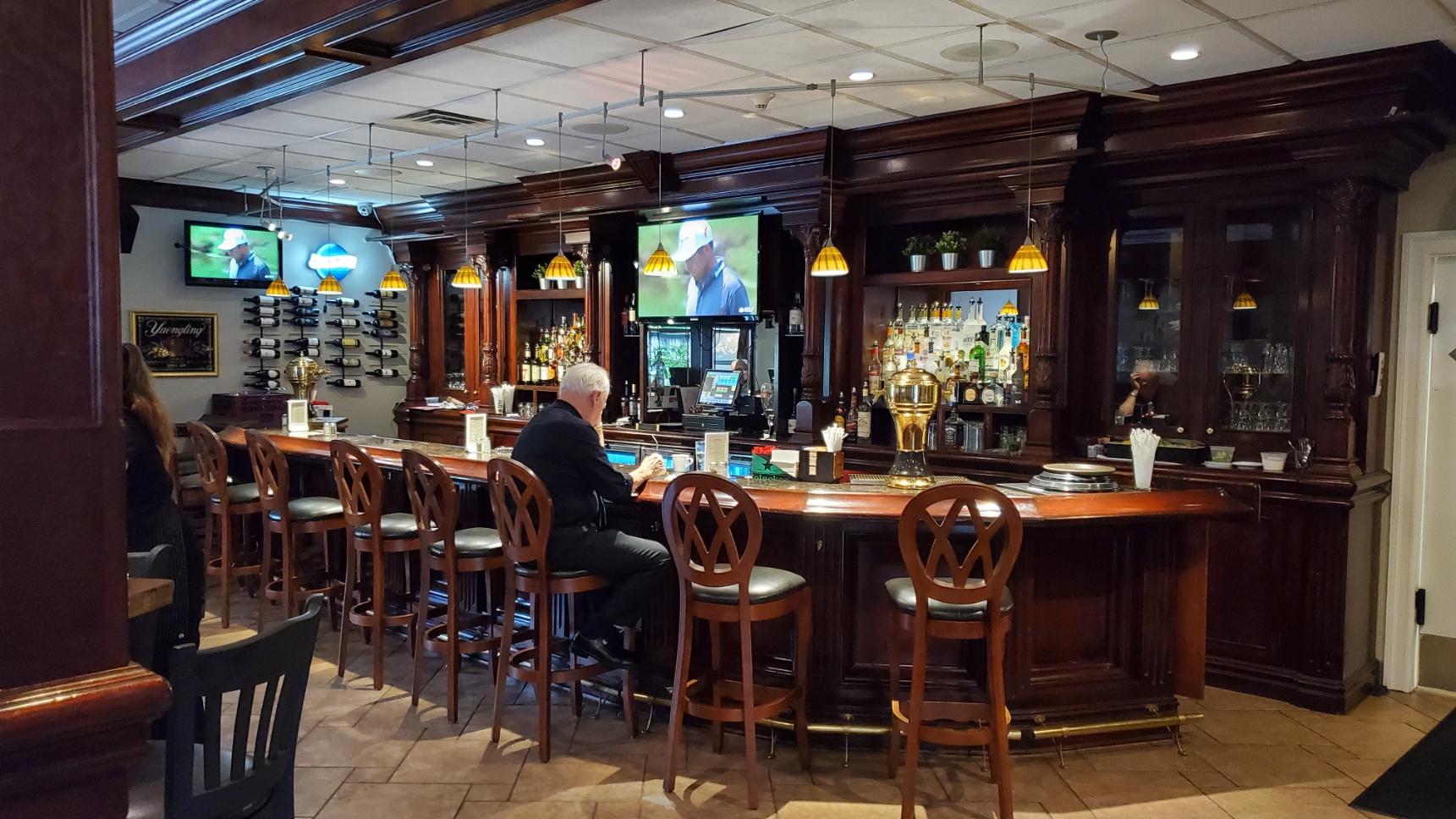 Acquaviva Restaurant and Bar